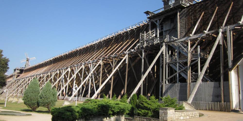 Gradierwerk in der Sommersonne