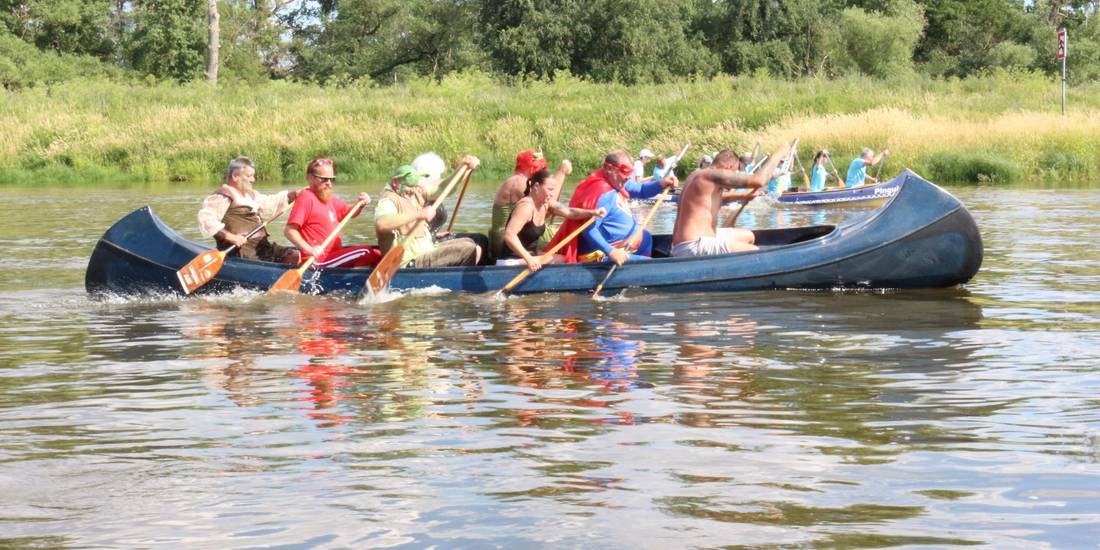 Dickbootrennen auf der Elbe © Stadt Schönebeck (Elbe)