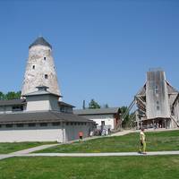 Kunsthof mit Gradierwerk und Soleturm © Stadt Schönebeck (Elbe) Schausiedehaus