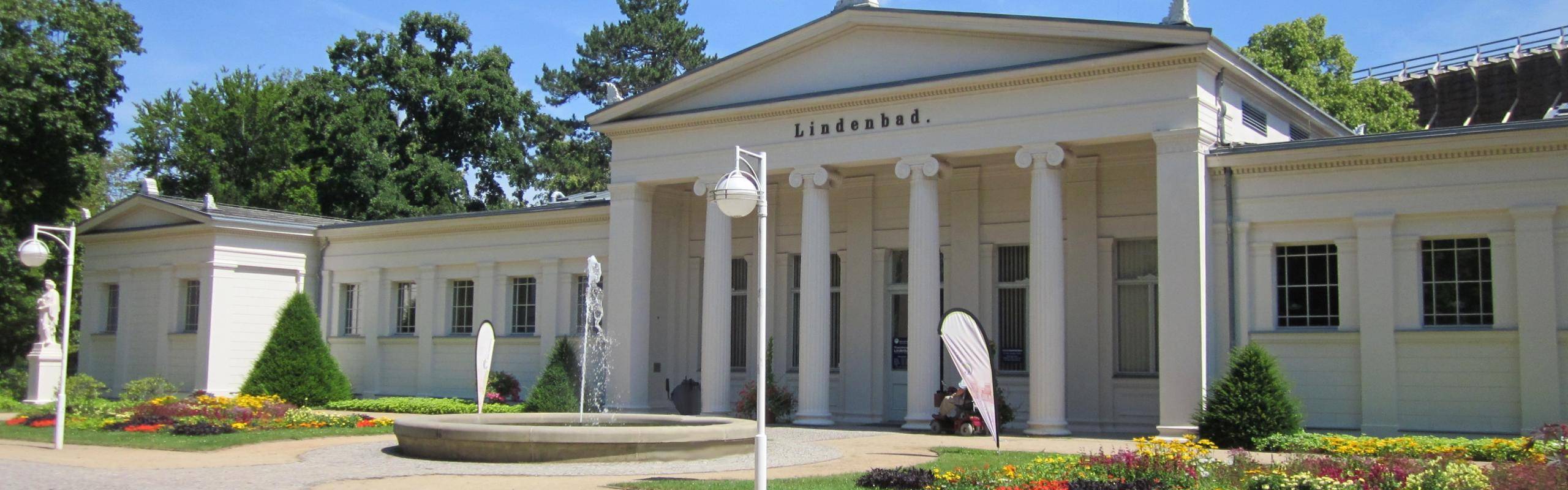 Lindenbad Gebäude im Sommer