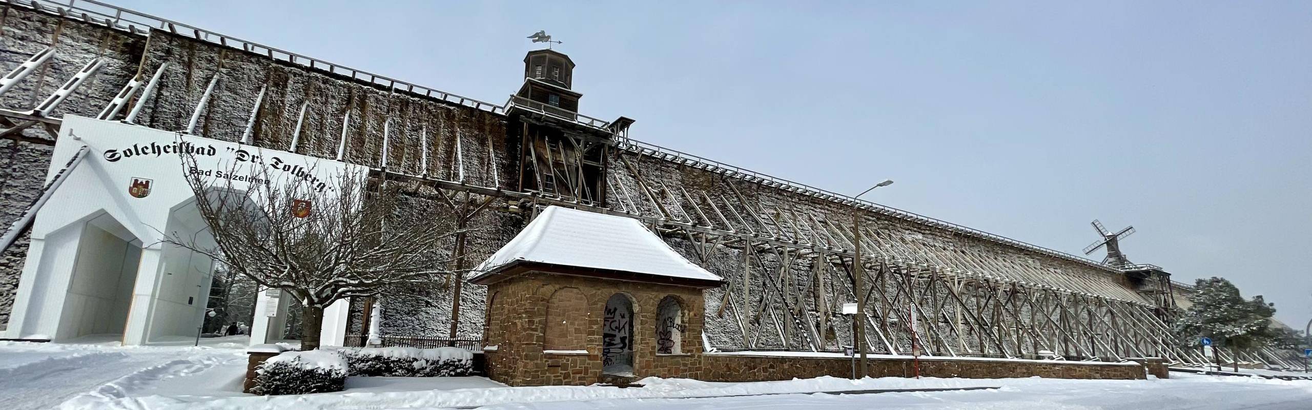 Gradierwerk im Winter