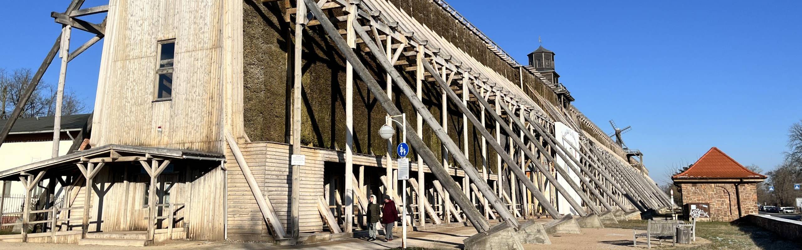 Gradierwerk-Stirnseite Inhalation im Winter