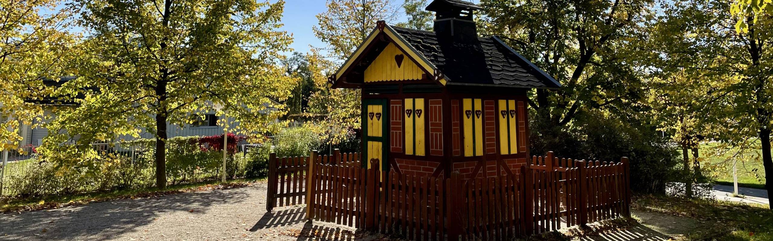 Herbstliche Blattfärbung am Hexenhäuschen
