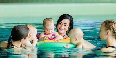 Babyschwimmen im SOLEPARK © SOLEPARK Babyschwimmen im SOLEPARK
