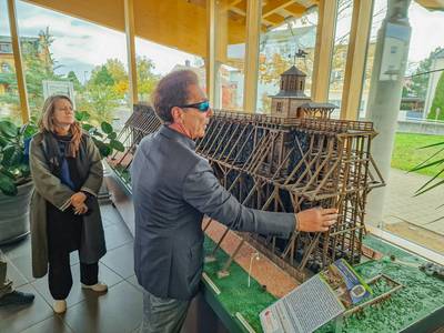 Taktiles Modell vom Gradierwerk für sehbehinderte Menschen © SOLEPARK / Fotograf: Christian Kolbe Pressetermin zur Fertigstellung der Förderprojekte der Sparkassenstiftung