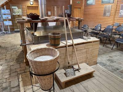 Siedepfanne im Kunsthof