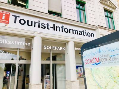 Tourist-Info Markt Schriftzug an der Außenaufnahme