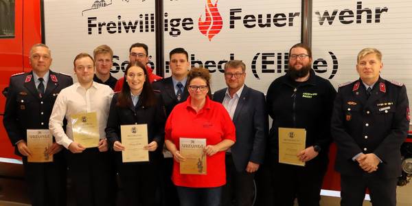 Die Ausgezeichneten der Feuererwehr Ranies.