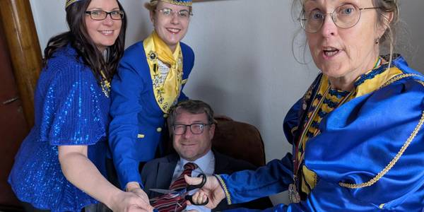 Brauch an Weiberfastnacht