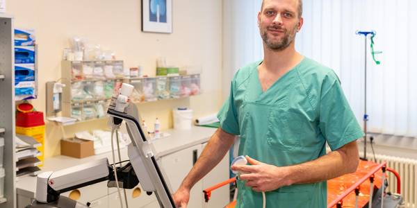 Martin Pasligh, neuer Chefarzt der Klinik für Akut- und Notfallmedizin am AMEOS Klinikum Schönebeck.