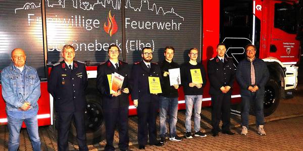 Auszeichnungen und Ehrungen für Kameraden der Stadtteilwehr Felgeleben.