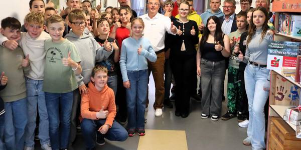 Das Projekt "Bücherschrank" der Pestalozzi-Schule wurde nun im Dr. Carl-Hermann-Gymnasium eingeweiht.