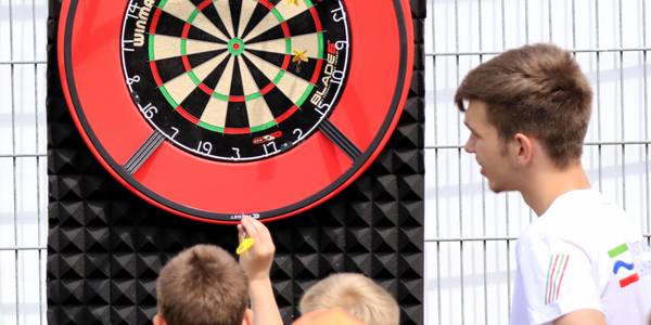 Die relativ neue Abteilung Darts präsentierte sich ebenfalls.