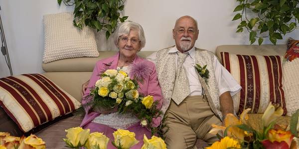 Anneliese und Gunther Biehle feiern Eiserne Hochzeit © Stadt Schönebeck (Elbe) Kennenlernen beim Volkstanz