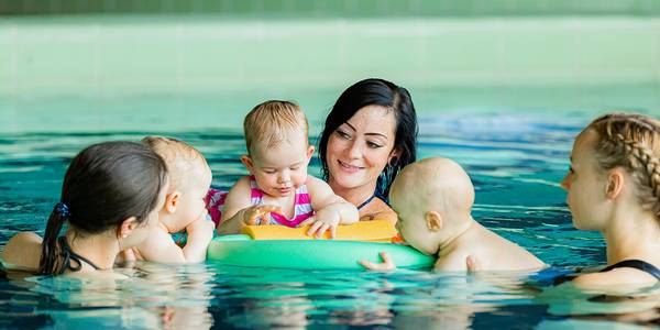 Babyschwimmen im SOLEPARK © SOLEPARK Babyschwimmen im SOLEPARK