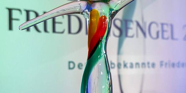 Glasfigur "Der Friedensengel".