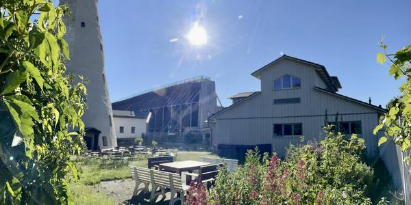 Kunsthof-Gelände in der Sommersonne © SOLEPARK Kunsthof in der Sommersonne