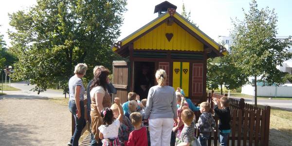 Kunsthof Kinderführung Hexenhäuschen