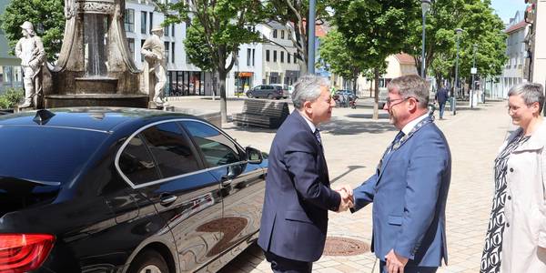 Generalkonsul besucht das Rathaus