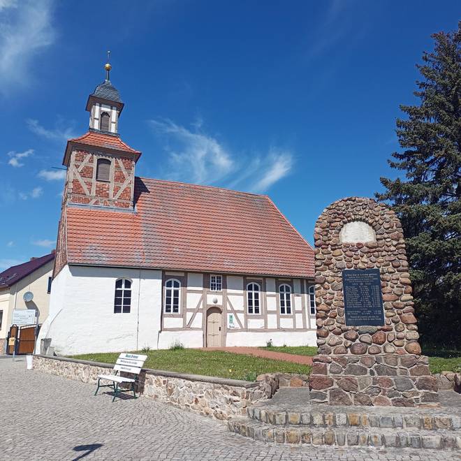 St. Lukas Kirche –  Ranies &copy; Christian Schlitzberger