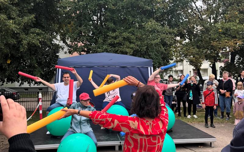 3 Auftritt der Tanzgruppe des CJD