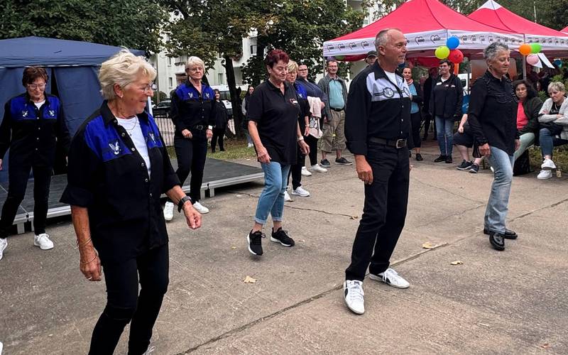 13  die AWO Tanzgruppe in Aktion