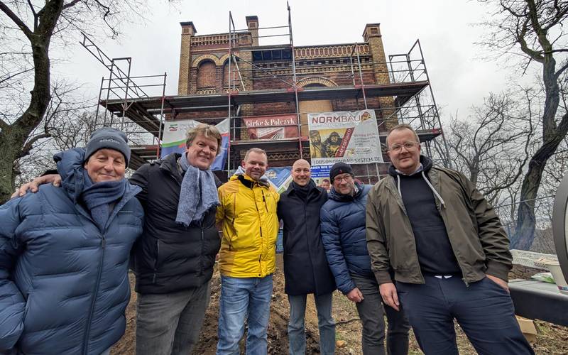 Vereinsmitglied Dirk Tempke, Vorsitzende Friedrich Allendorff, Stellvertreter Christian Jakobs, Referent Dr. Daniel Schlothmann-Jeschek, Oberbürgermeister Bert Knoblauch, Stadtrat René Wölfer