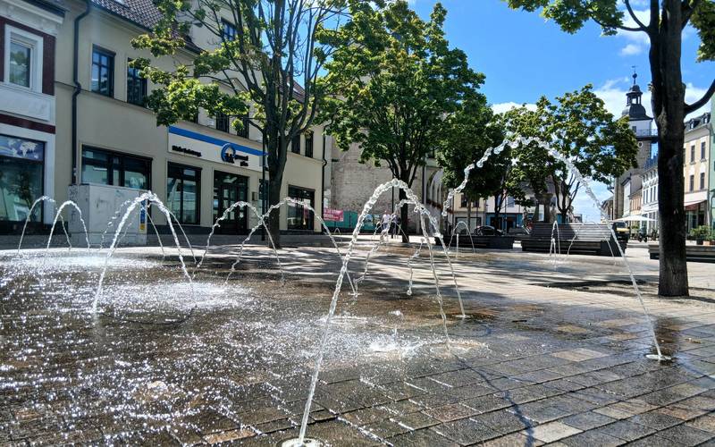 Wasserspiele auf dem Marktplatz in der Stadt Schönebeck (Elbe)
