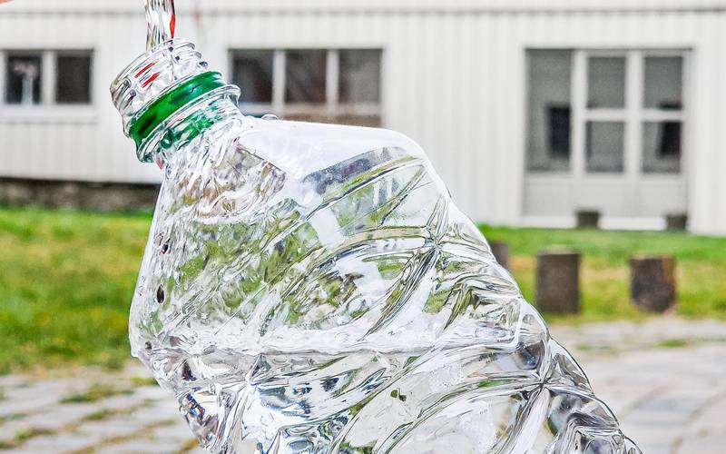 Sole abfüllen in Flasche