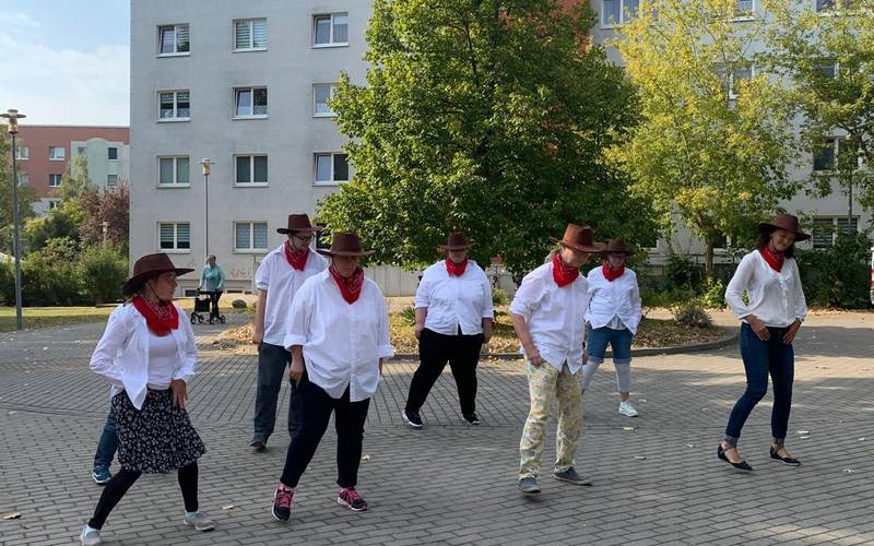Line Dance Aufführung der Tanzgruppe des cjd Schönebeck