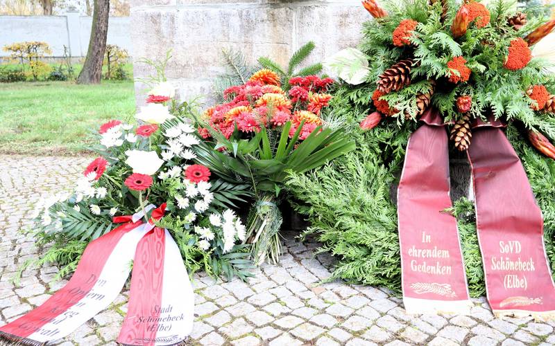 Kranzniederlegung4