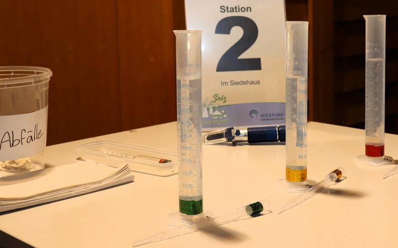 Chemische Untersuchungen an Station 2.