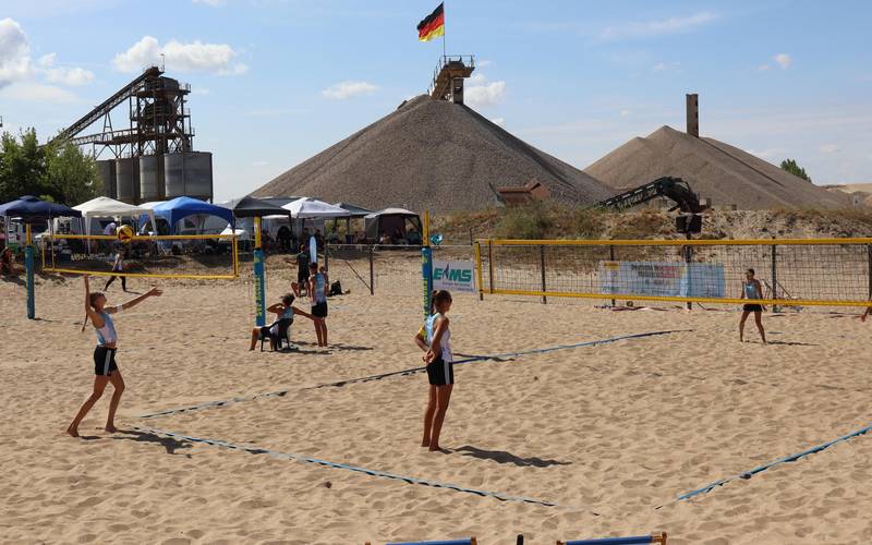 Pädagogik Schönebeck organisiert Spitzensport am Beachcenter