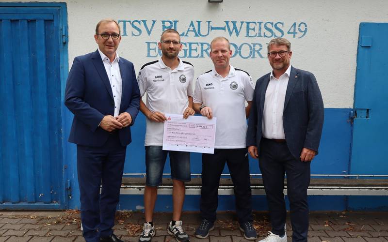 Dazu trafen sich Landrat Markus Bauer, Oberbürgermeister Bert Knoblauch, Vereinsvorsitzender Sebastian David und Vorstandsmitglied Martin Köhler auf dem Gelände des Vereins.