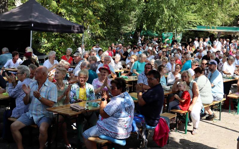 Viele Zuschauer beim Bierer Berg Fest.